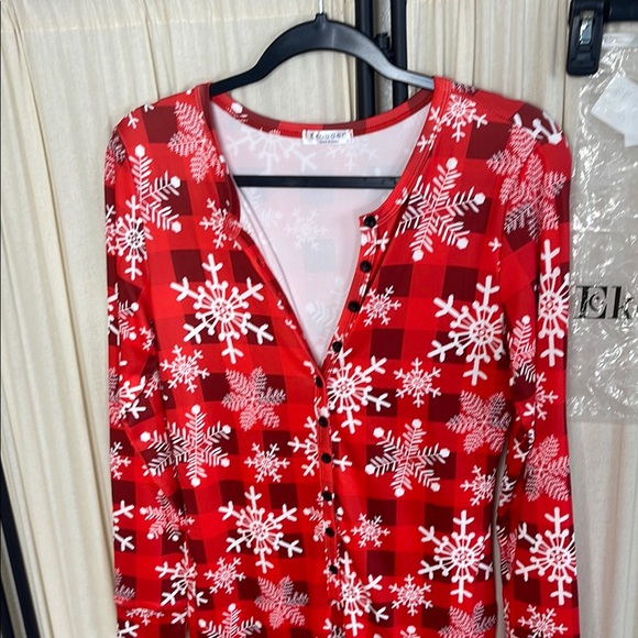 NEW! Red Snowflake Jumpsuit SIZE SMALL - Picture 2 of 9